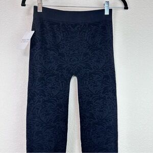 NWT‎ Tees by Tina Sorbtek Damask Patterned Full Length Black Leggings One Size